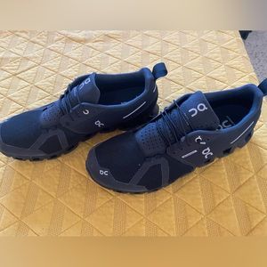 On Running Cloud 5 Waterproof Size 12.5 men